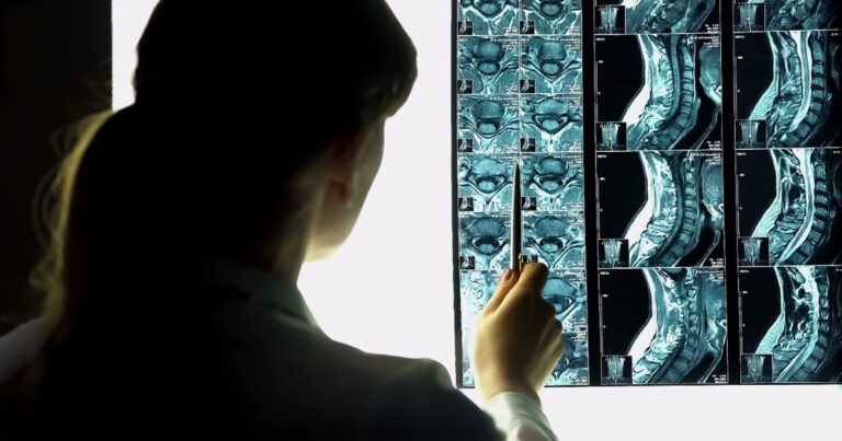 4 Steps to Take After an Accident Leads to Neck and Back Pain